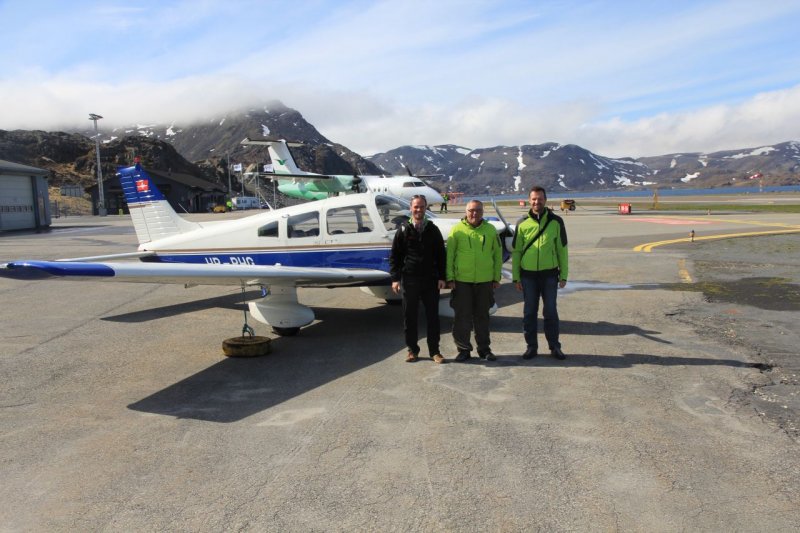 Die HB-PHG mit Crew in Honningsvag-Valan (ENHV)